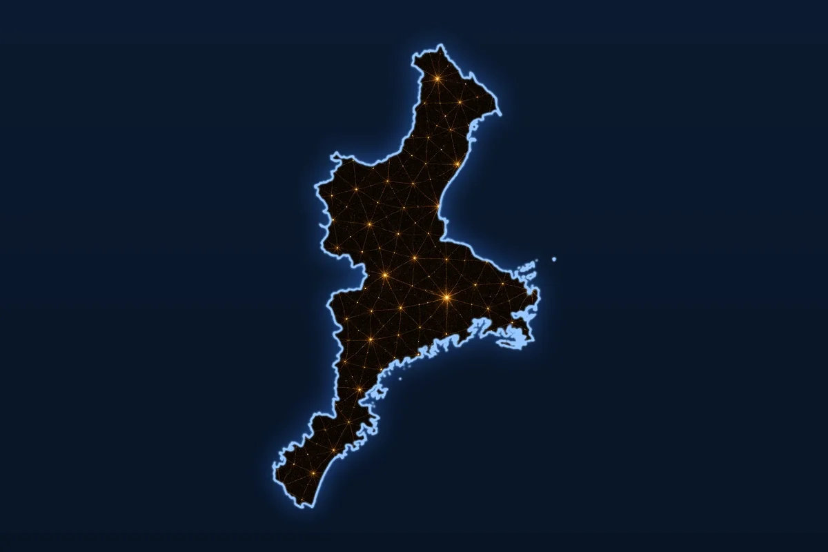 三重県の形に夜景の灯りを重ねた地図イメージ