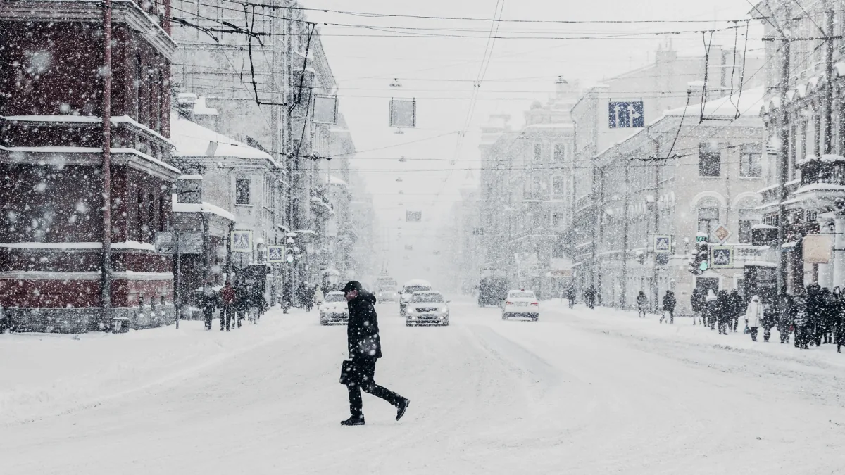 2月8日は雪の中の選挙に？東京の週末寒波と今すぐできる電気代節約術