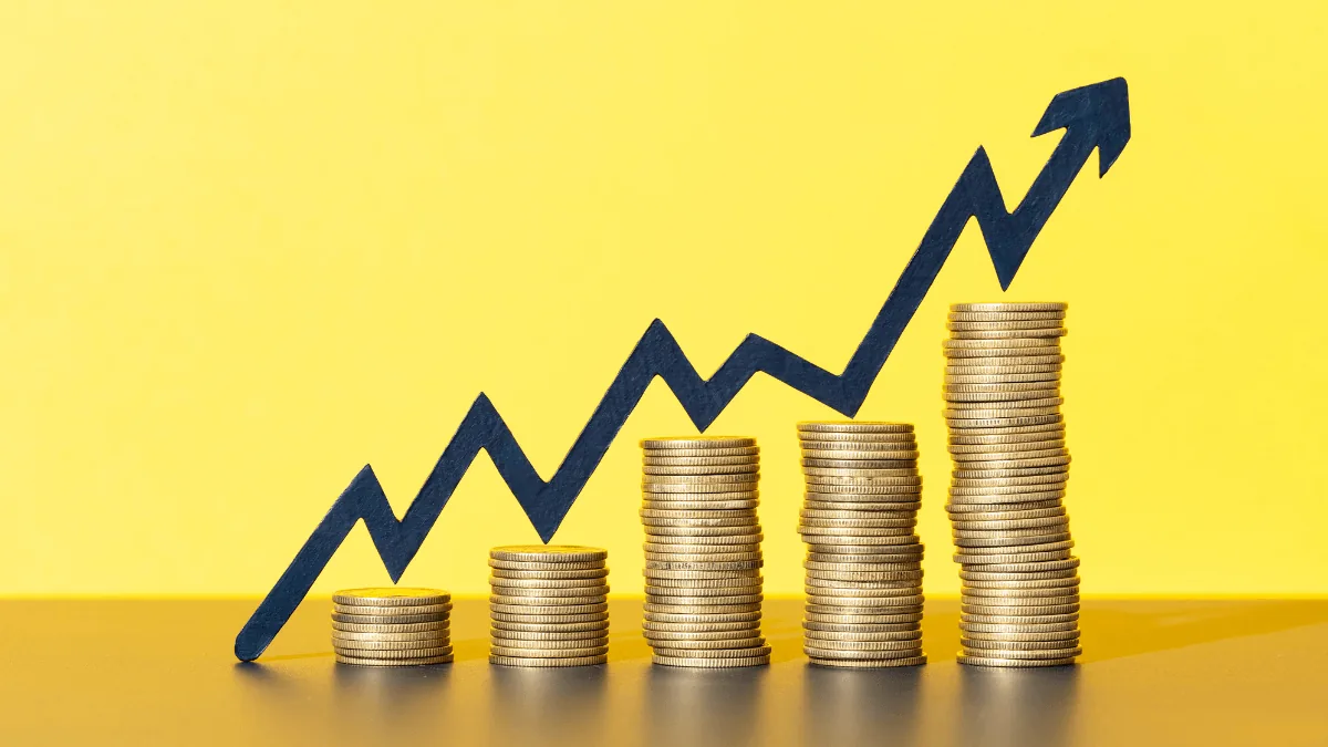 【2026年度最新】再エネ賦課金引き上げへ。世帯人数別の負担額は？いつから値上がり？徹底解説
