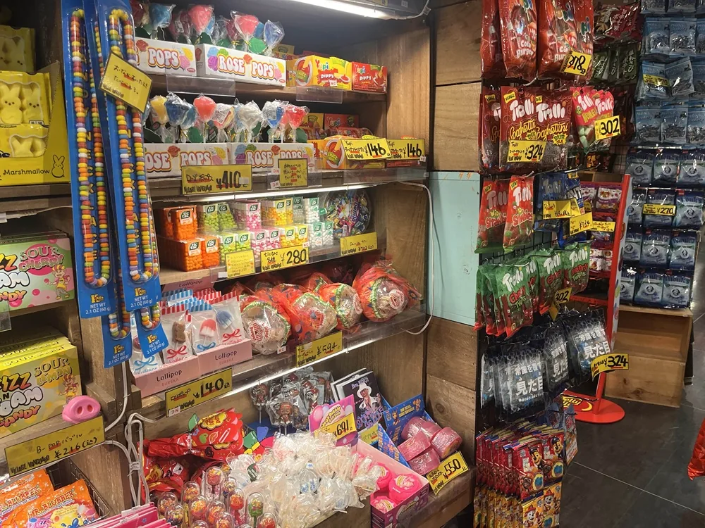 ヴィレッジヴァンガード店内の写真